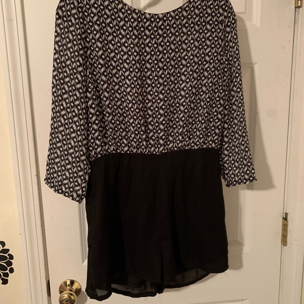 Forever 21 - Black and White Romper